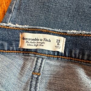 Abercrombie & Fitch The Ankle Straight Ultra High Rise